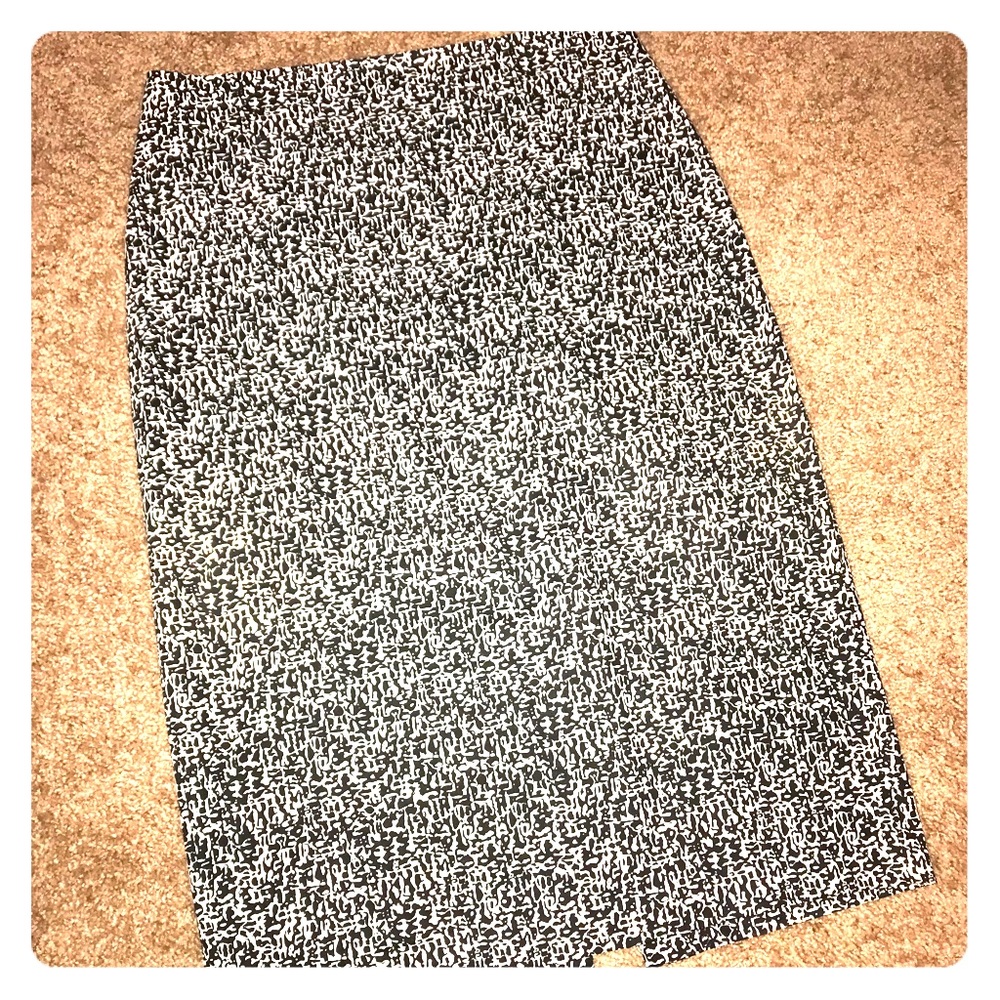 New York & Company printed pencil skirt